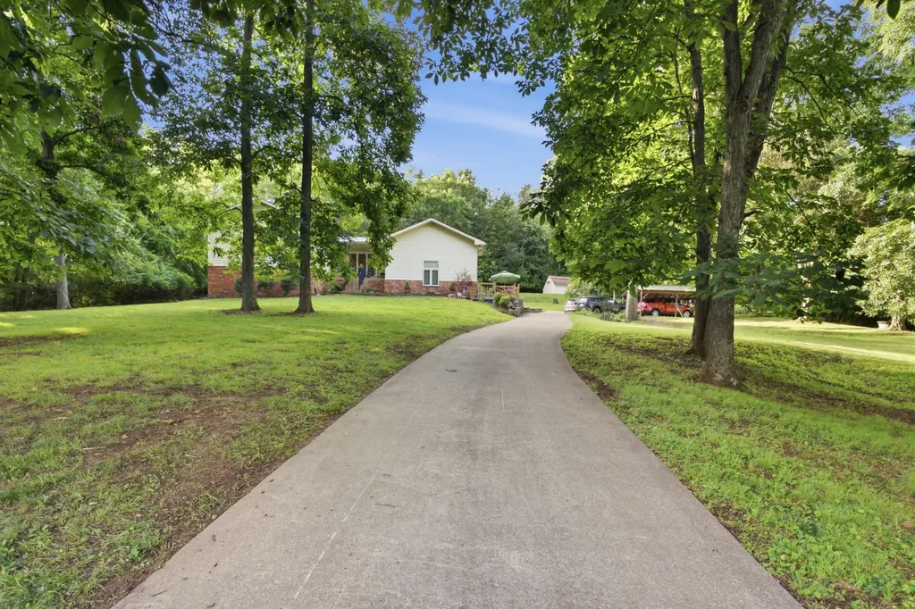 1053 Hillview Drive Hendersonville TN 37075
