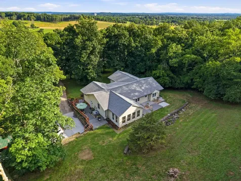1053 Hillview Drive Hendersonville TN 37075