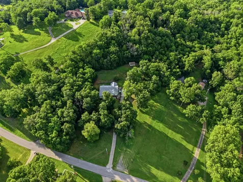1053 Hillview Drive Hendersonville TN 37075