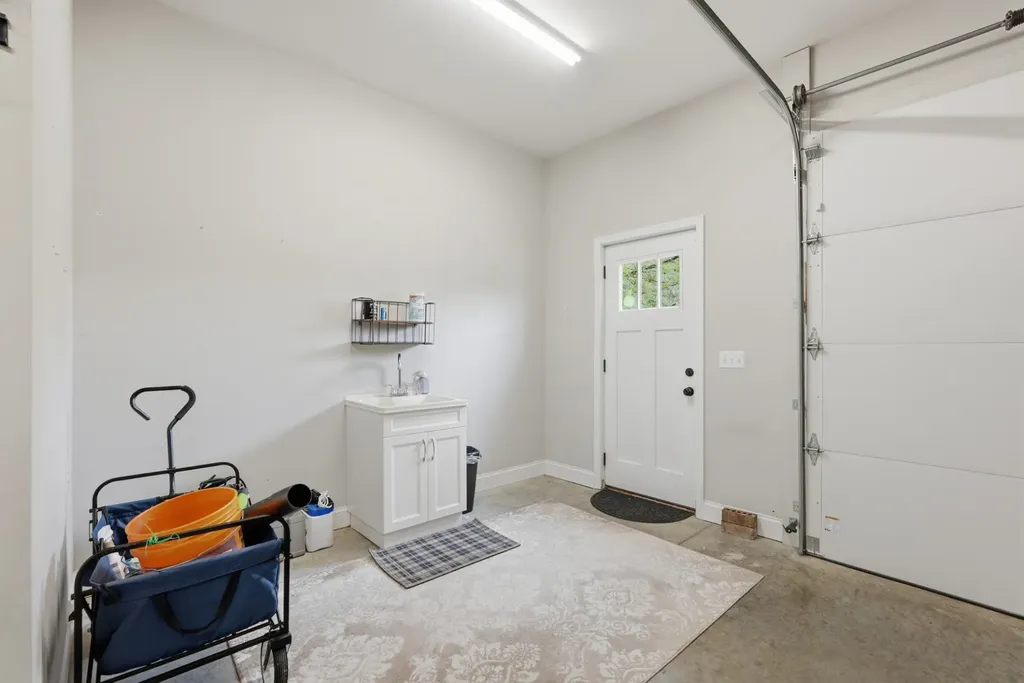 5277 Herrens Chapel Road Silver Point TN 38582
