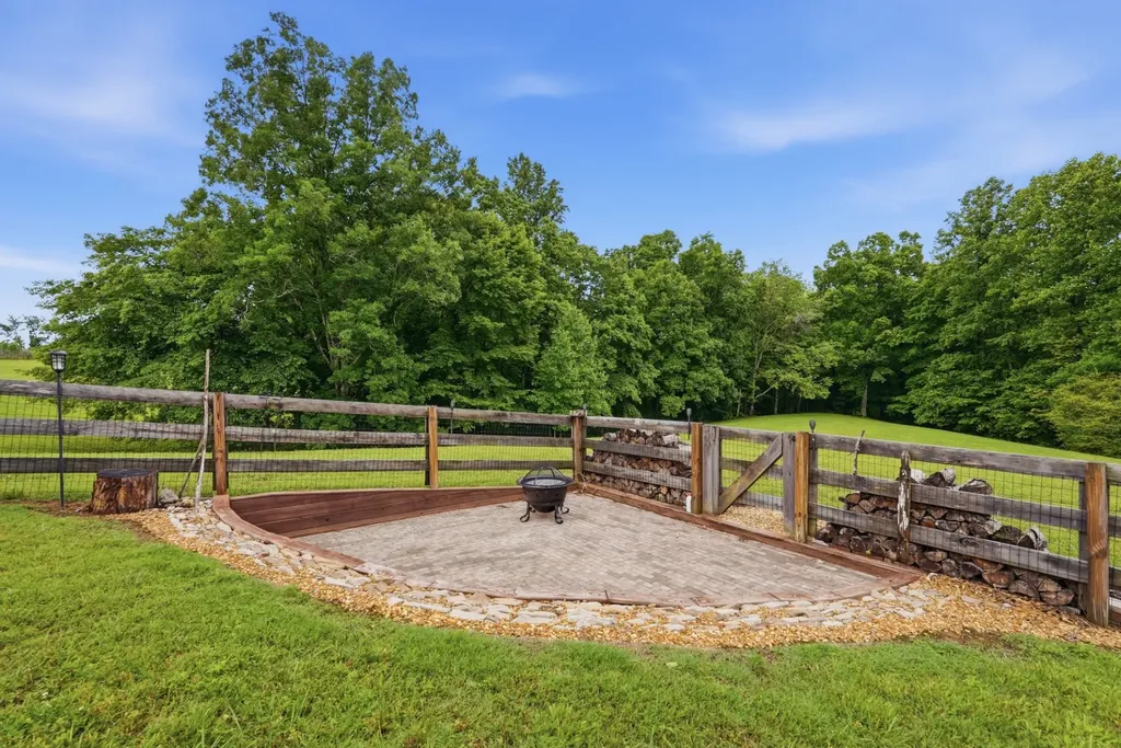5277 Herrens Chapel Road Silver Point TN 38582