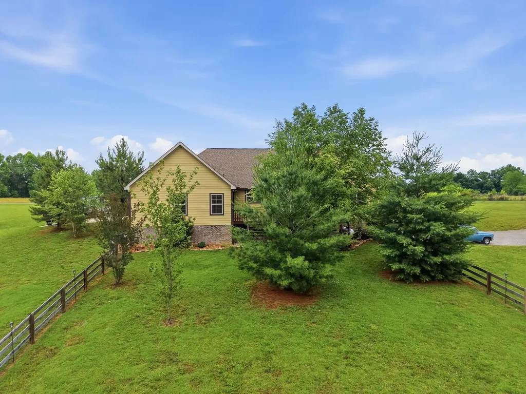5277 Herrens Chapel Road Silver Point TN 38582