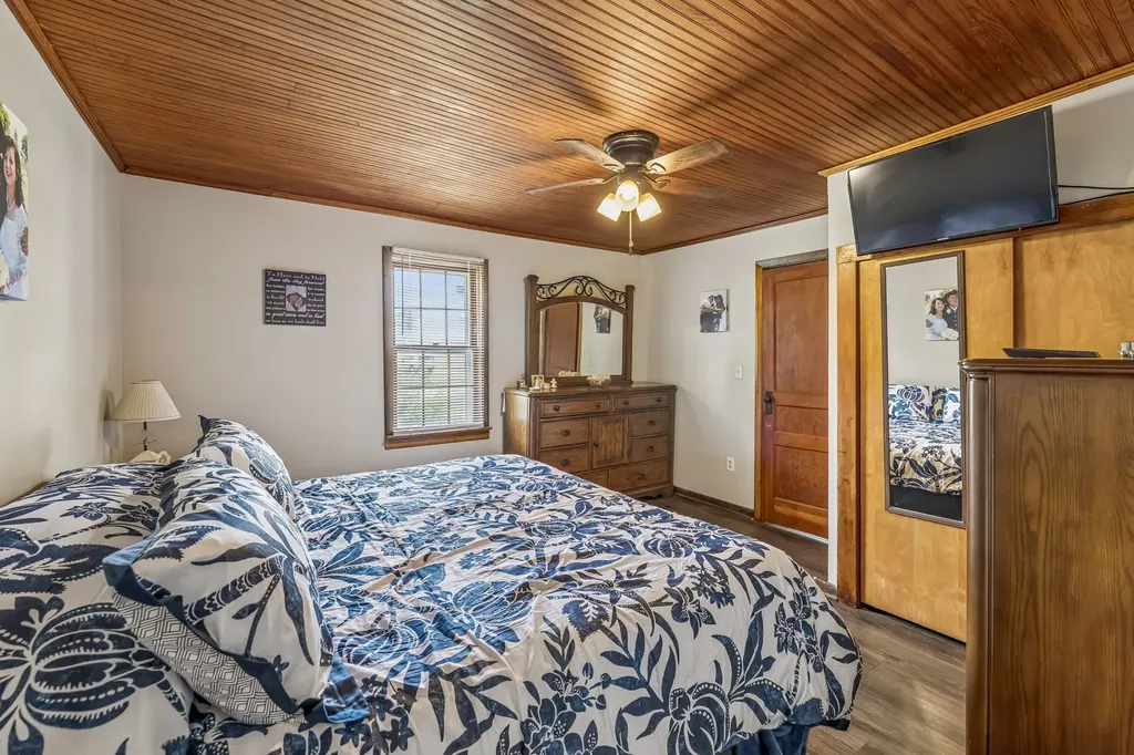903 Days Road Lafayette TN 37083