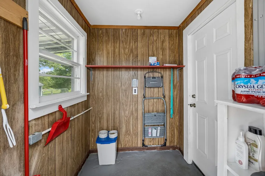 903 Days Road Lafayette TN 37083