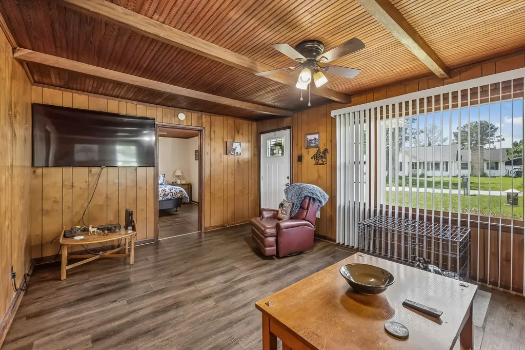 903 Days Road Lafayette TN 37083