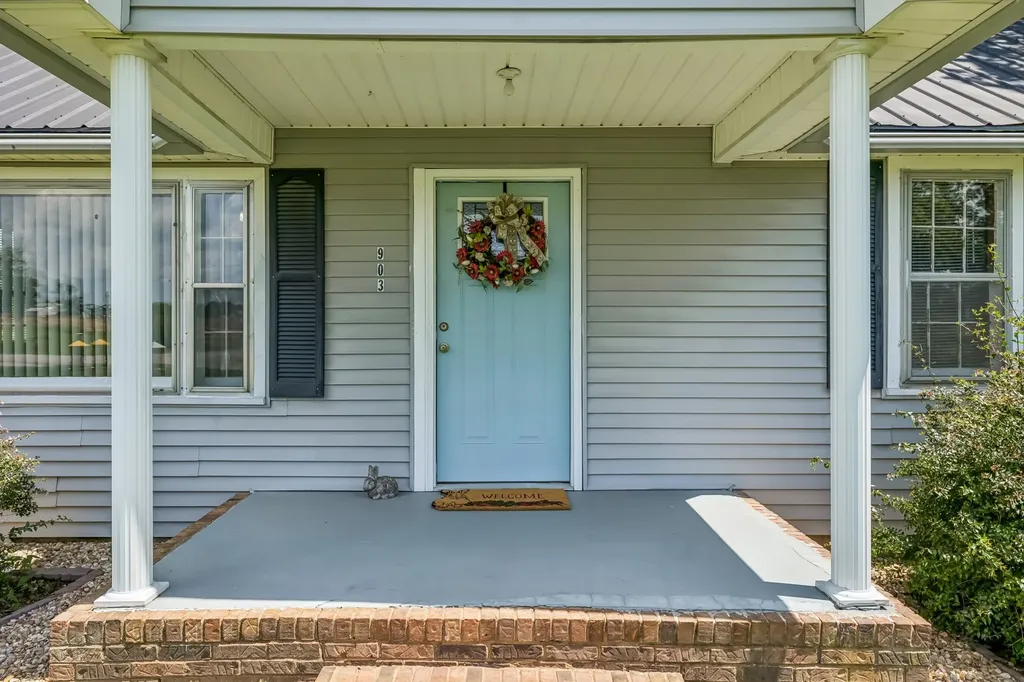 903 Days Road Lafayette TN 37083