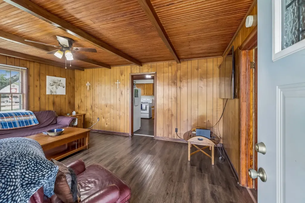 903 Days Road Lafayette TN 37083
