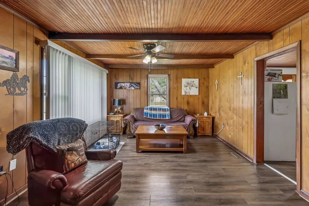 903 Days Road Lafayette TN 37083