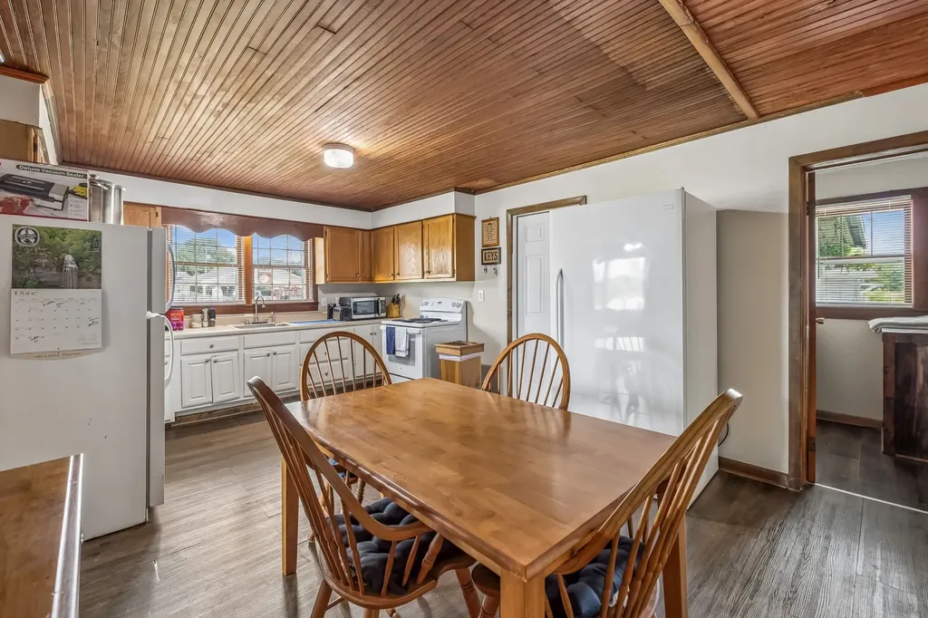 903 Days Road Lafayette TN 37083