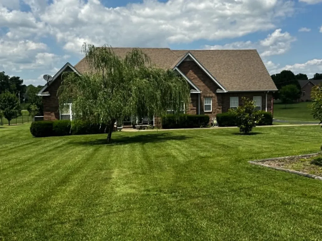 537 Tuck Road Lafayette TN 37083