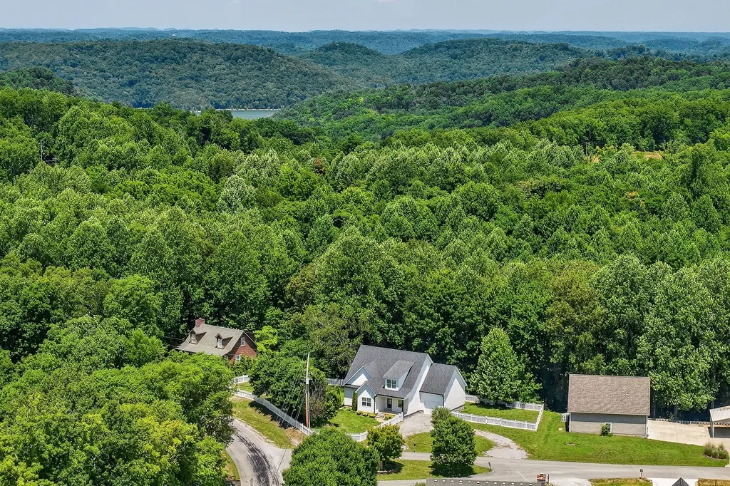105 Shiloh Lane Smithville TN 37166