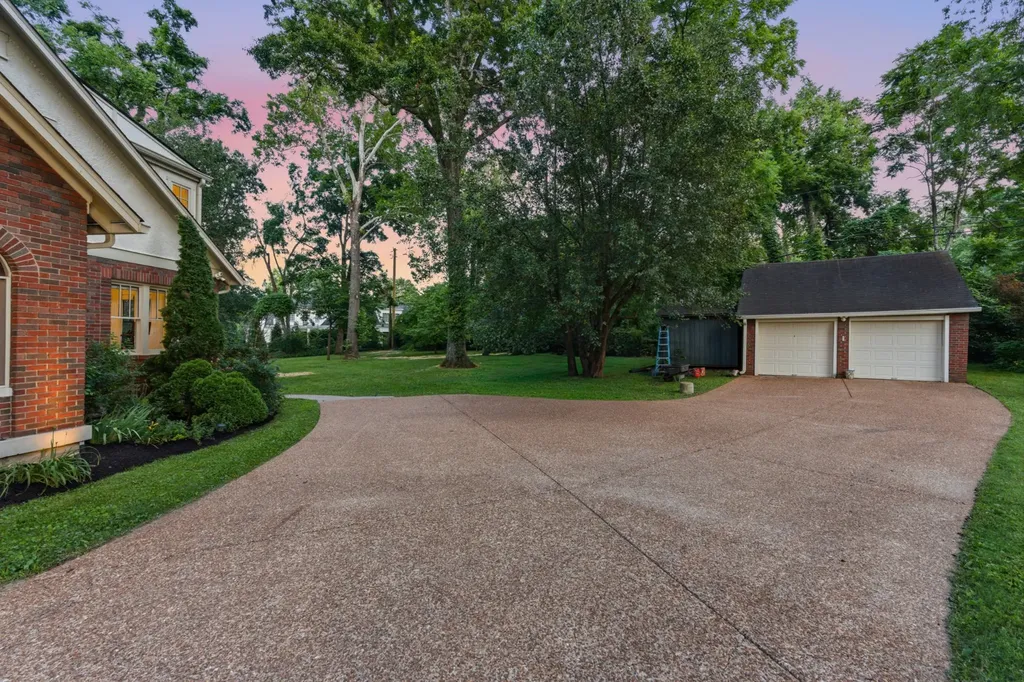 3609 Saratoga Drive Nashville TN 37205
