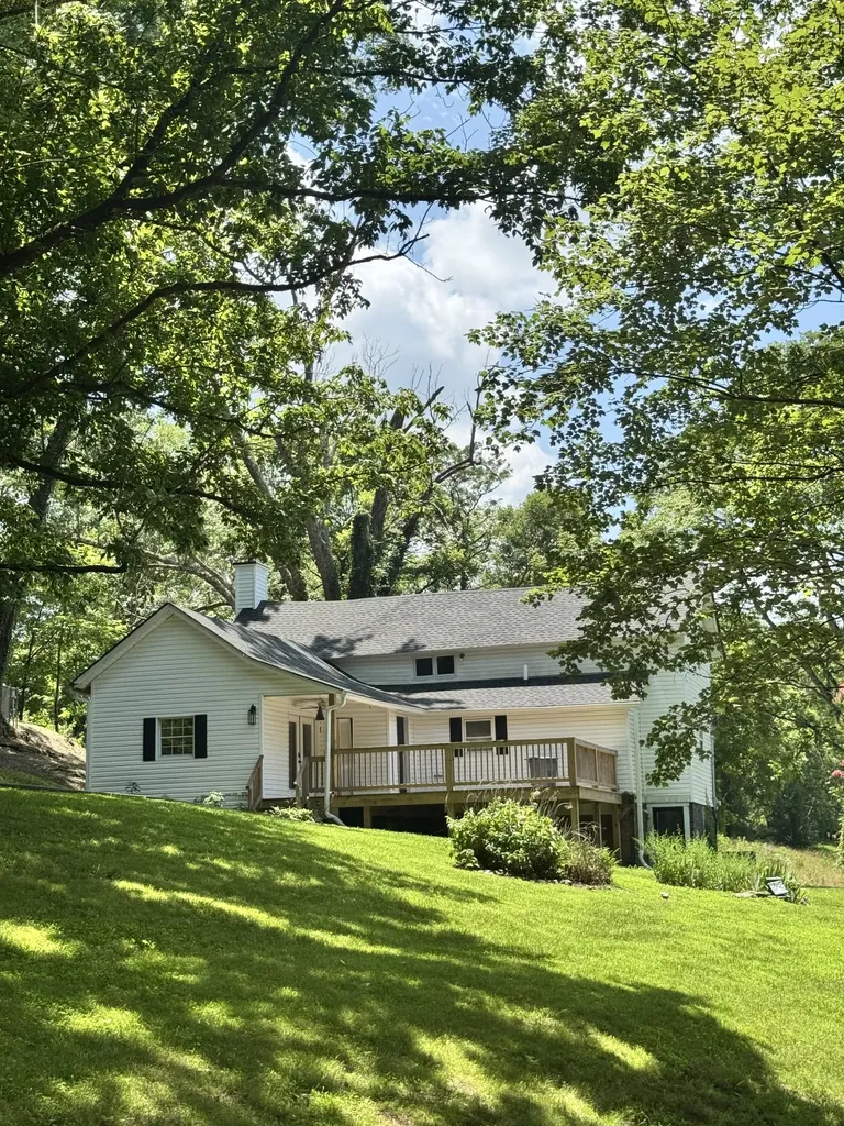 97 Mcclures Bend Lane Carthage TN 37030