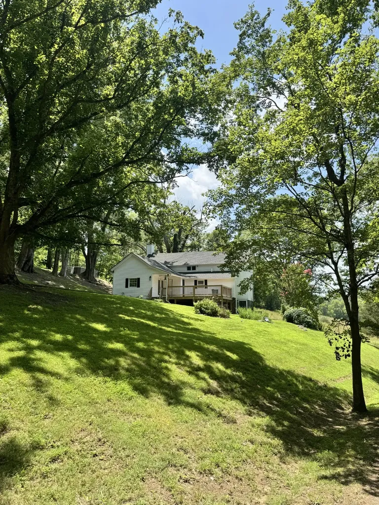 97 Mcclures Bend Lane Carthage TN 37030