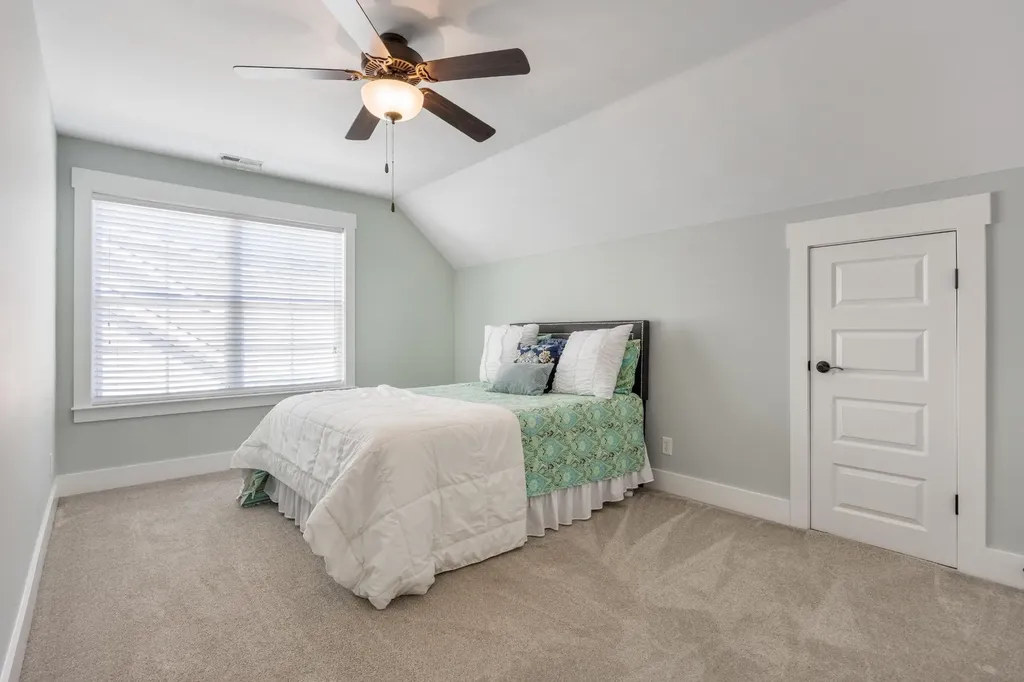 9458 Silver Stone Lane Ooltewah TN 37363