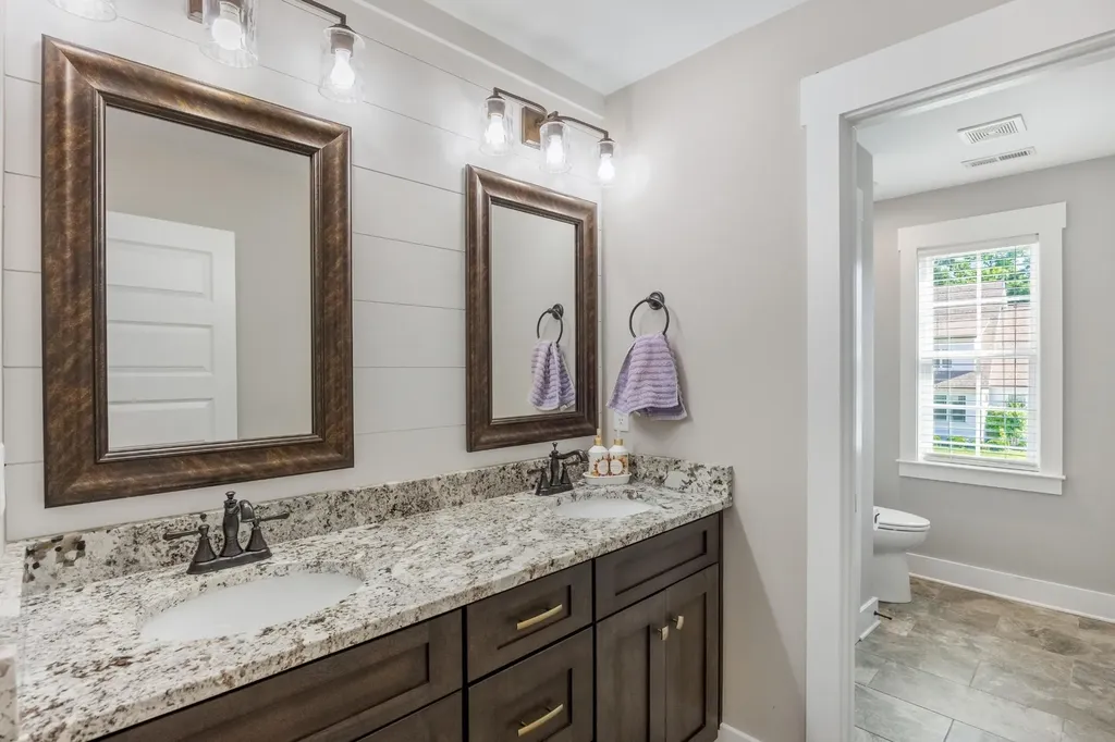 9458 Silver Stone Lane Ooltewah TN 37363