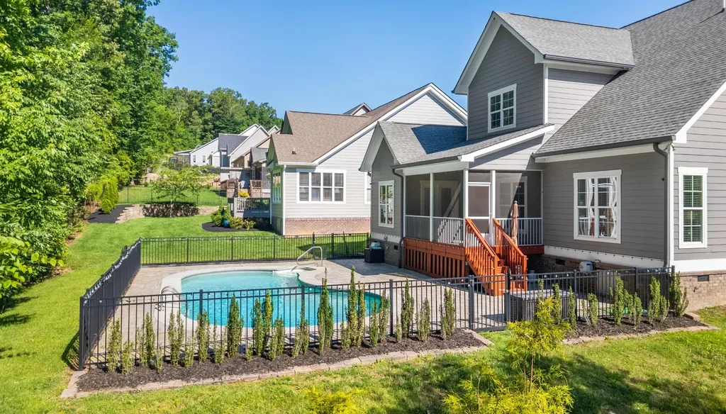 9458 Silver Stone Lane Ooltewah TN 37363