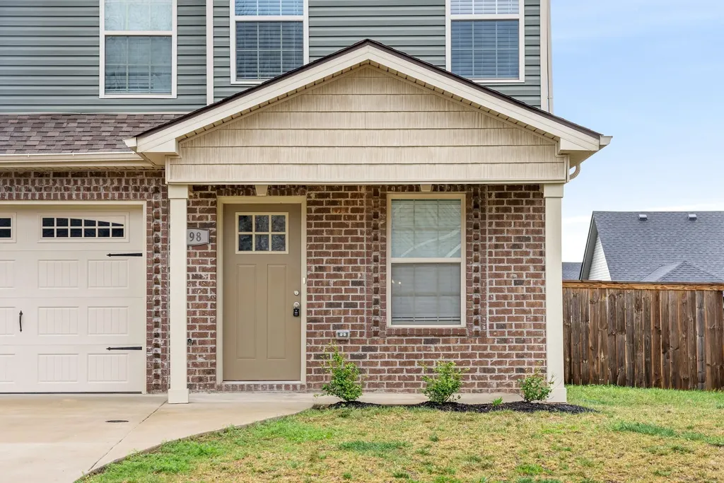 898 Lutz Lane Clarksville TN 37042