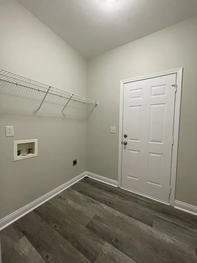 545 Red Fox Drive Burns TN 37029