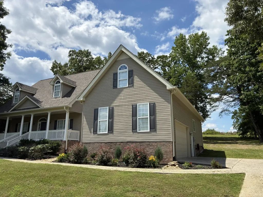 545 Red Fox Drive Burns TN 37029