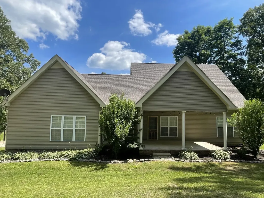545 Red Fox Drive Burns TN 37029