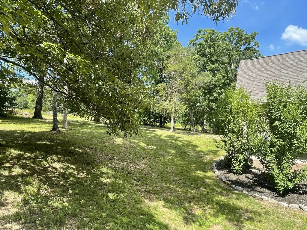 545 Red Fox Drive Burns TN 37029