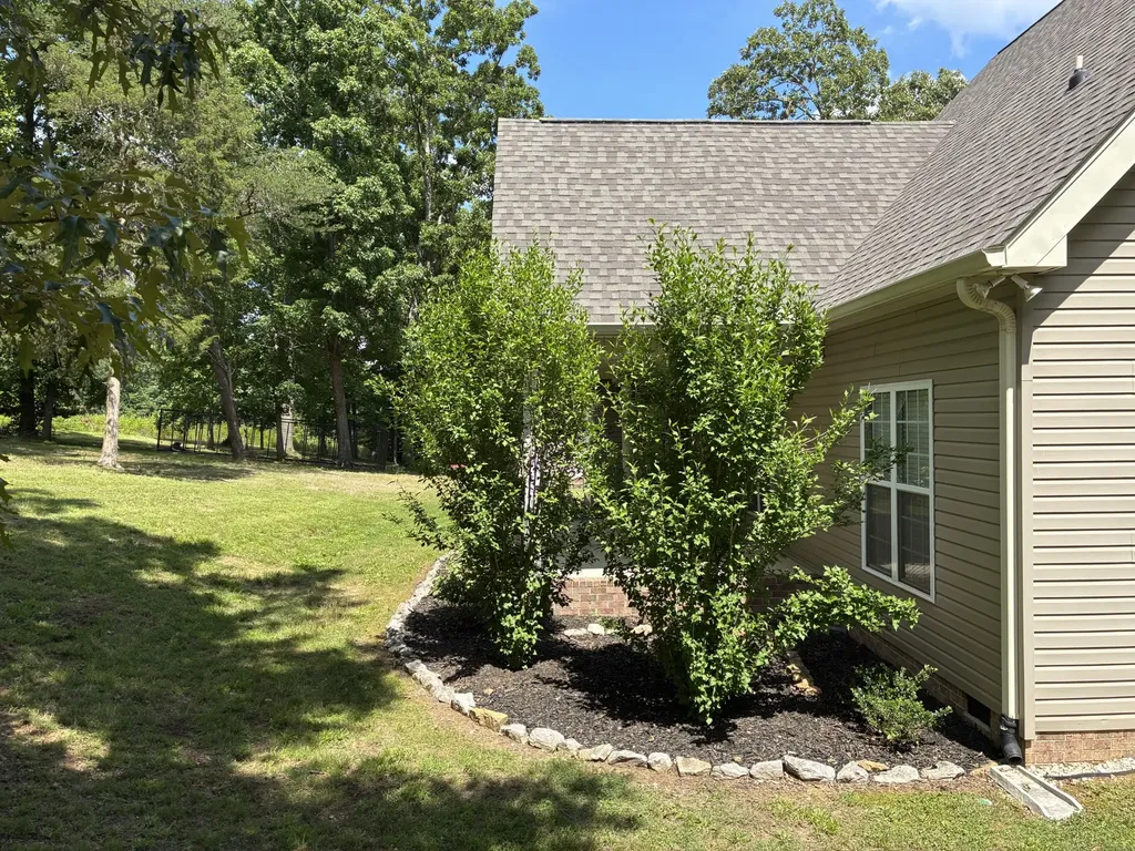 545 Red Fox Drive Burns TN 37029