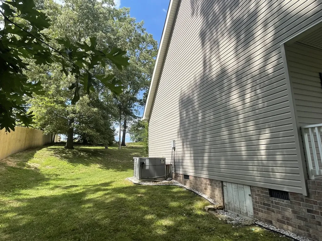 545 Red Fox Drive Burns TN 37029