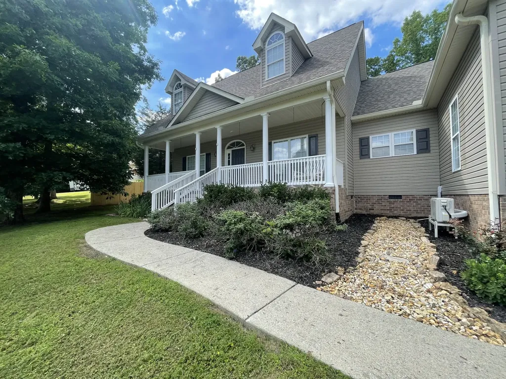 545 Red Fox Drive Burns TN 37029