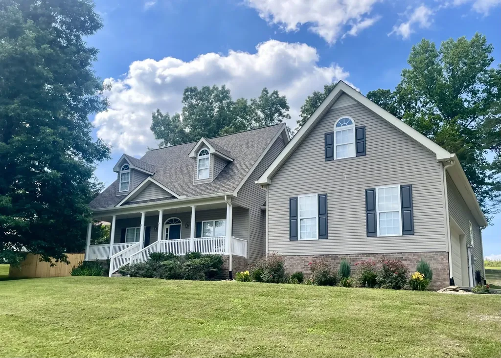 545 Red Fox Drive Burns TN 37029