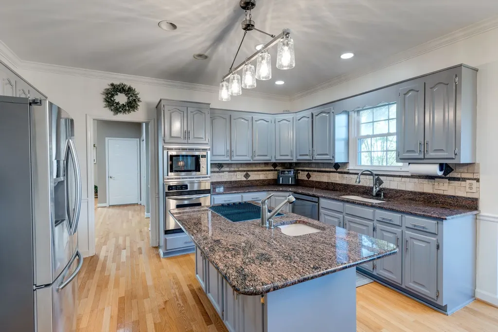612 Indian Hills Mound Goodlettsville TN 37072