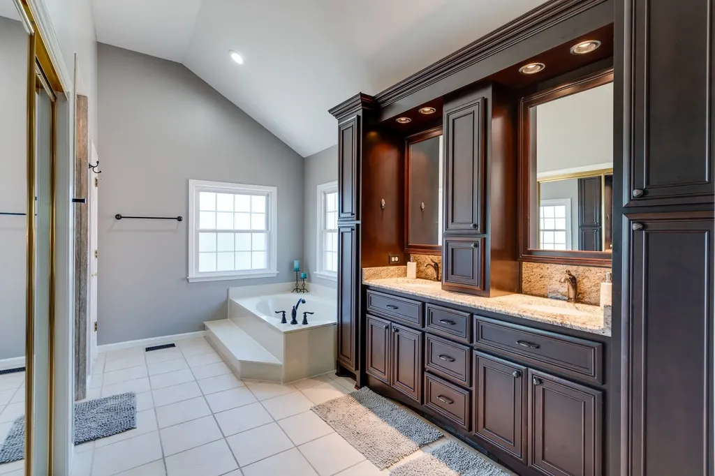 612 Indian Hills Mound Goodlettsville TN 37072