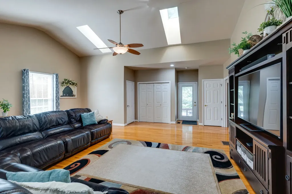 612 Indian Hills Mound Goodlettsville TN 37072