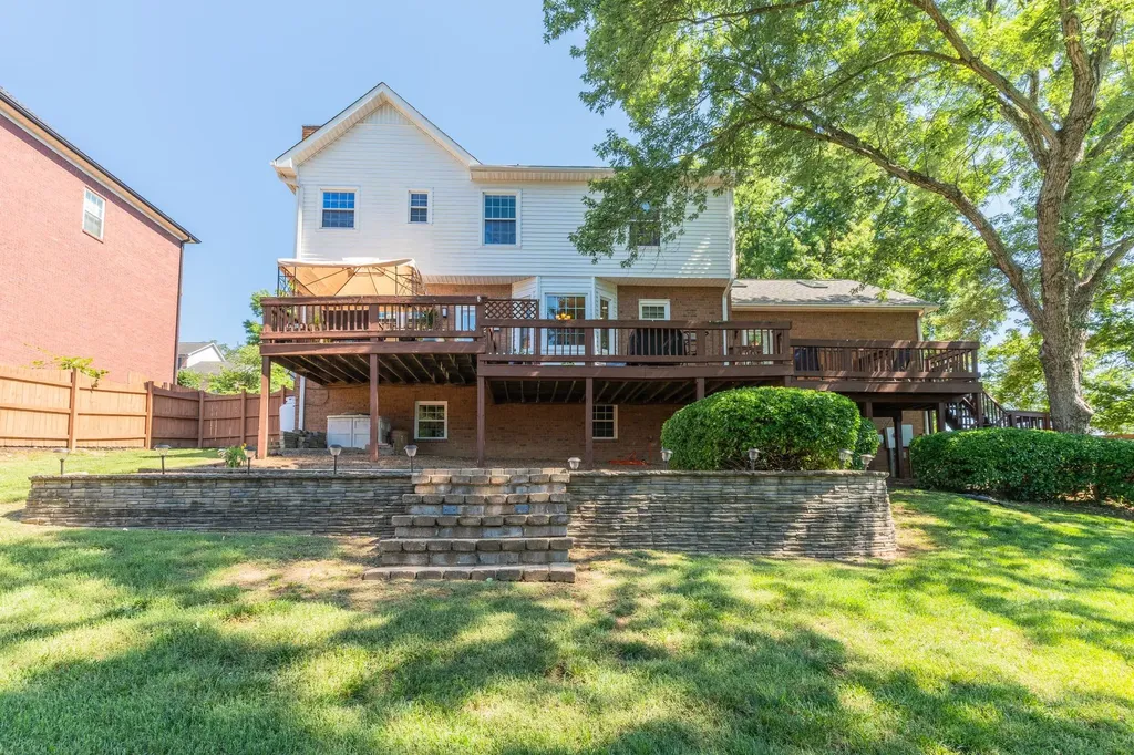 612 Indian Hills Mound Goodlettsville TN 37072