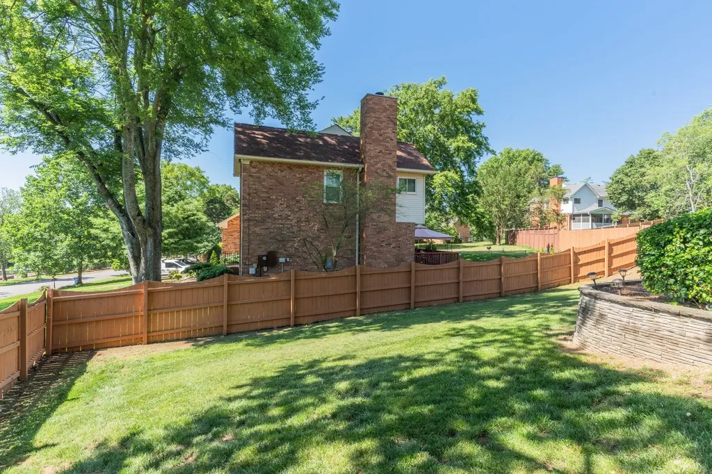 612 Indian Hills Mound Goodlettsville TN 37072