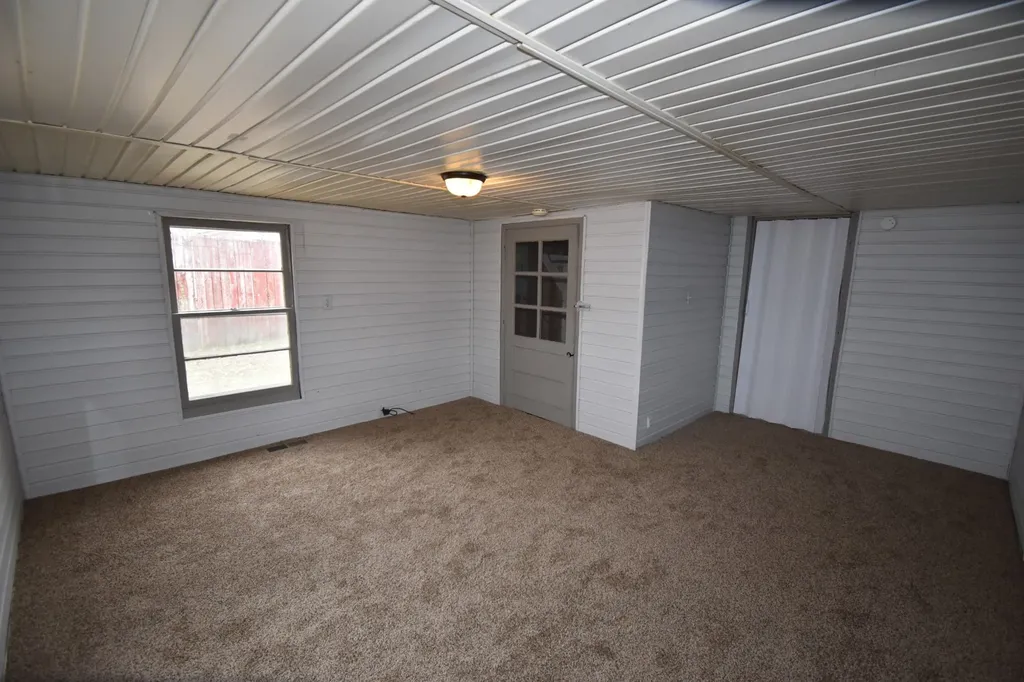 141 W Rossview Road Clarksville TN 37040
