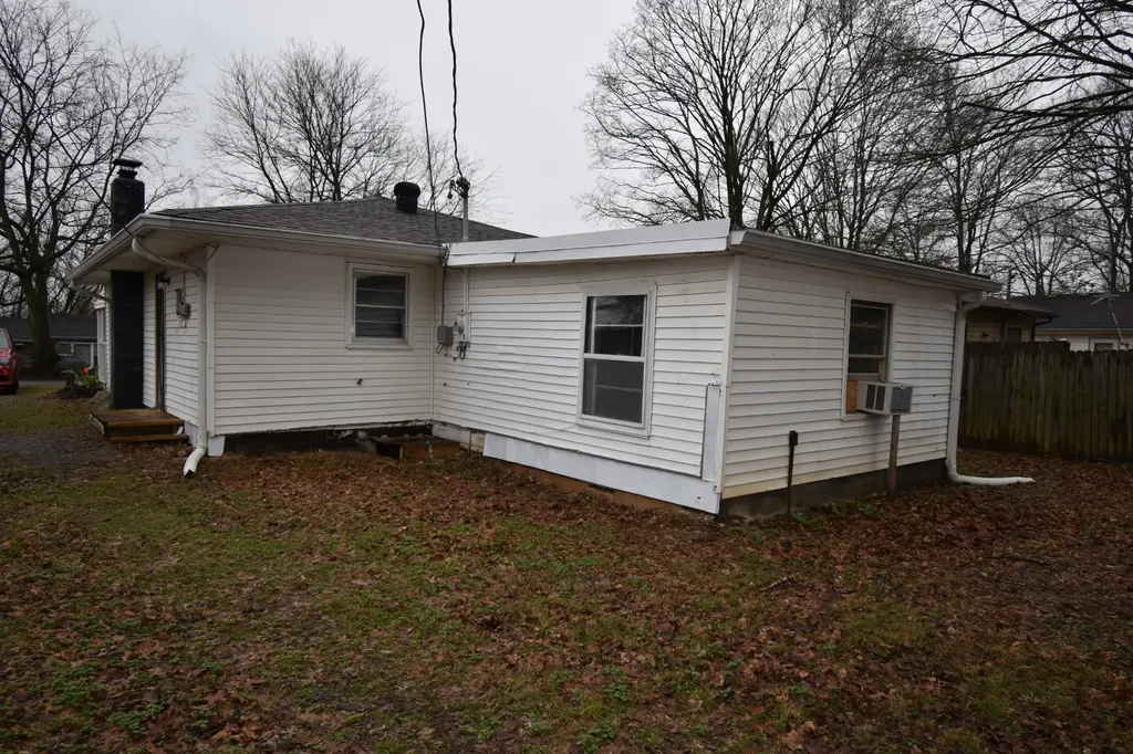 141 W Rossview Road Clarksville TN 37040