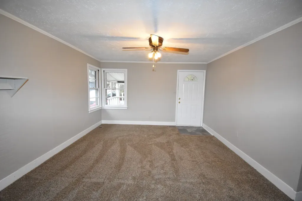 141 W Rossview Road Clarksville TN 37040