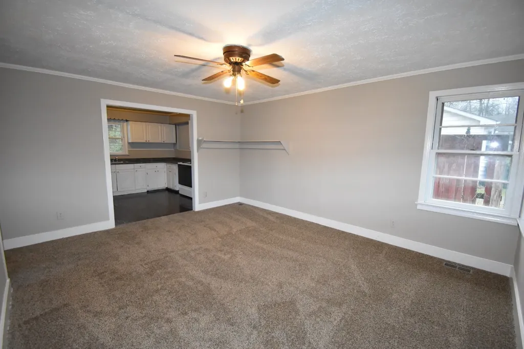 141 W Rossview Road Clarksville TN 37040