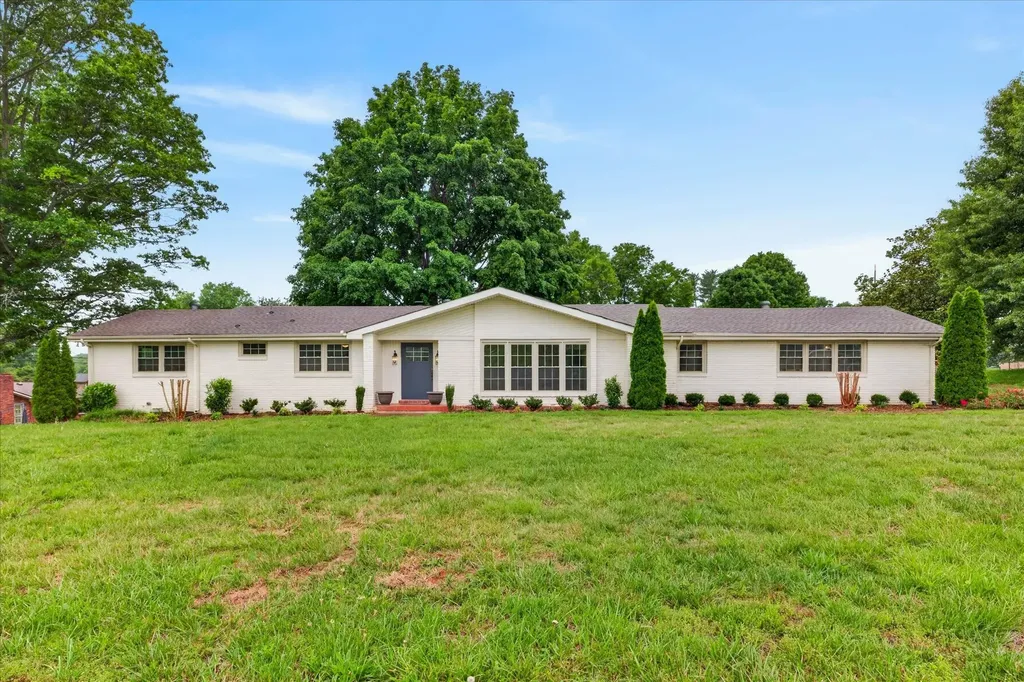 306 Locust Road Clarksville TN 37043