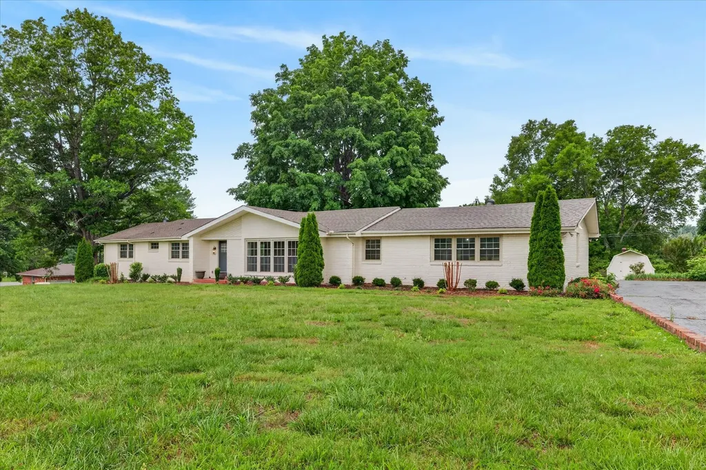 306 Locust Road Clarksville TN 37043