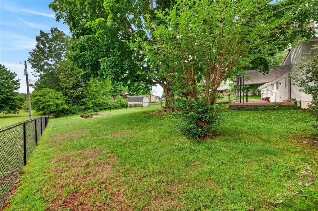 306 Locust Road Clarksville TN 37043