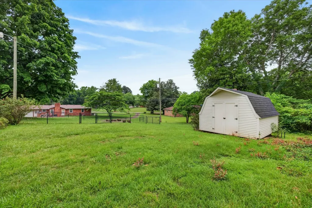 306 Locust Road Clarksville TN 37043