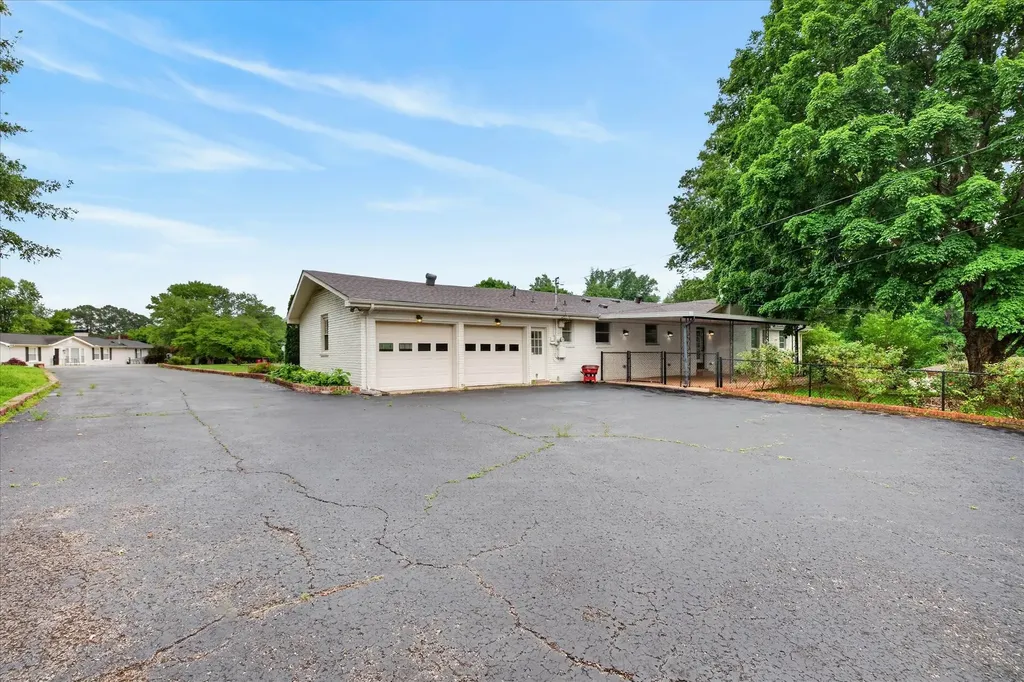 306 Locust Road Clarksville TN 37043