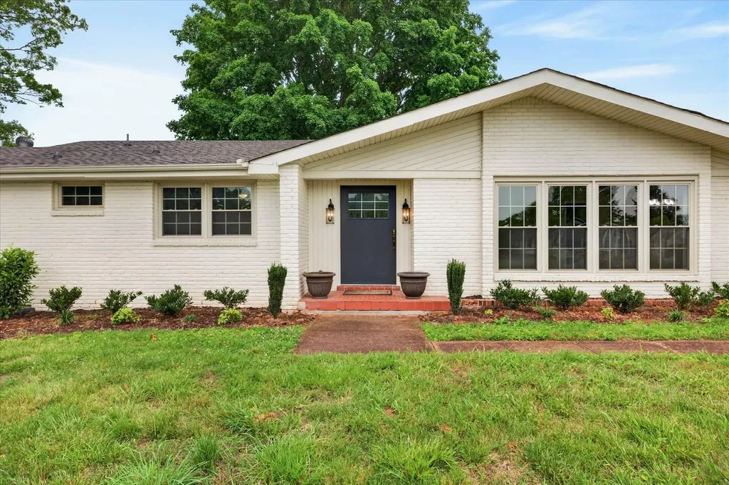 306 Locust Road Clarksville TN 37043