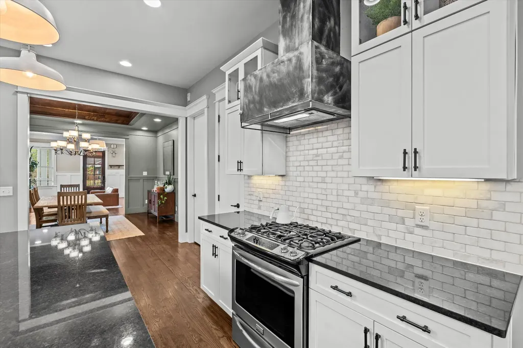 1030 Burchwood Avenue Nashville TN 37216