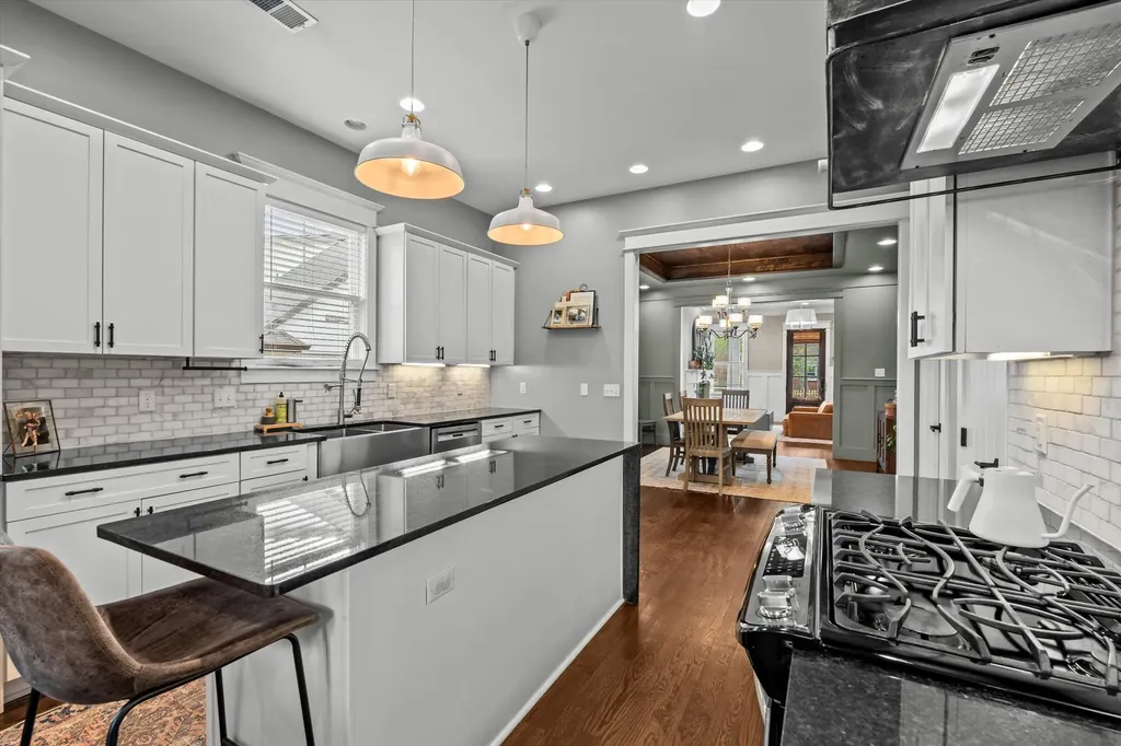 1030 Burchwood Avenue Nashville TN 37216