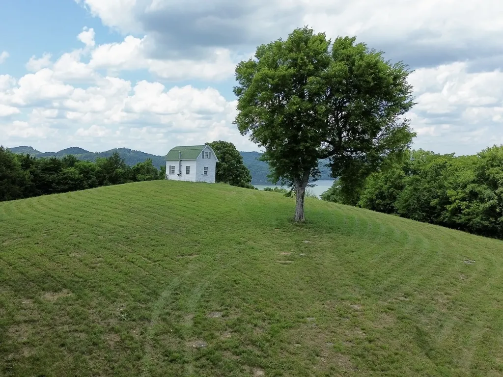 40 Mahan Lane Elmwood TN 38560