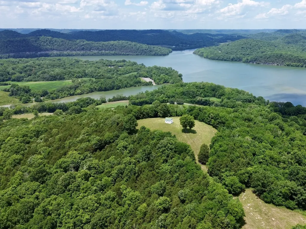 40 Mahan Lane Elmwood TN 38560
