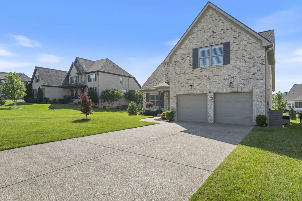 1016 Gadwall Lane Spring Hill TN 37174